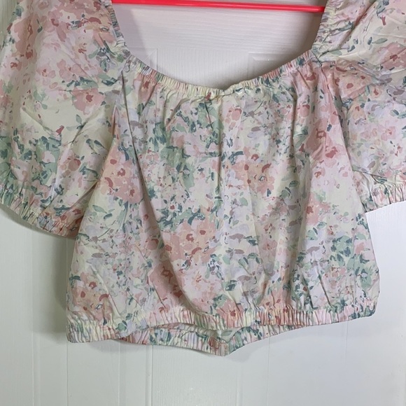 H&M - NWT Light Floral Crop Top Size Small - Picture 7 of 7